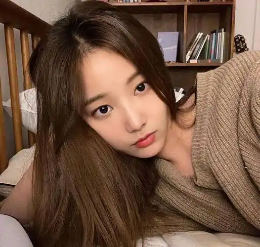 李妍雨,她是李敏镐的绯闻女友,更是韩国女团的颜值"天花板"