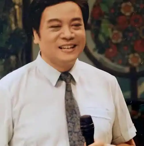 2006年饶颖突然爆料我是赵忠祥的情人他有特殊的爱好