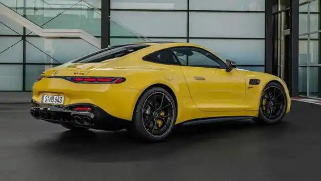 梅赛德斯amggt43跑车发布换装四缸引擎46秒破百