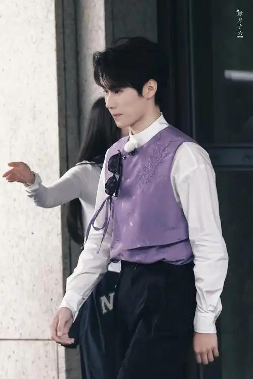 奔跑吧12兄弟团首合体##张真源新中式马甲##奔跑吧路透