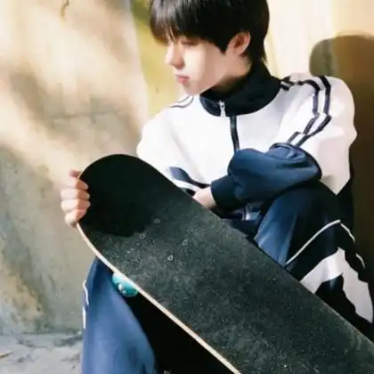 年轻帅气真人少年头像 高清帅气的照片男生真人少年头像图片_男生头像