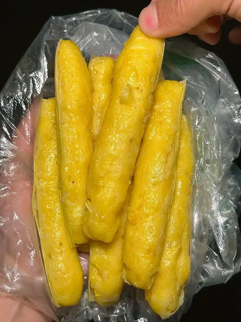 来是为了火锅来的 发现这个玉米 - 抖音