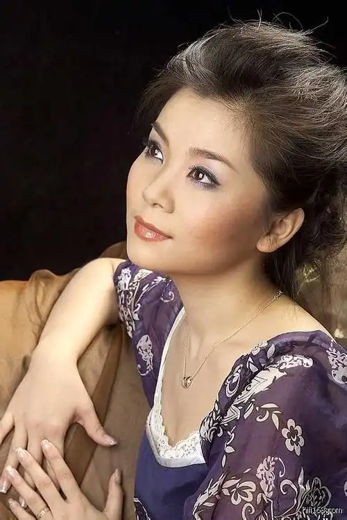 传奇靓声甜歌天后童丽