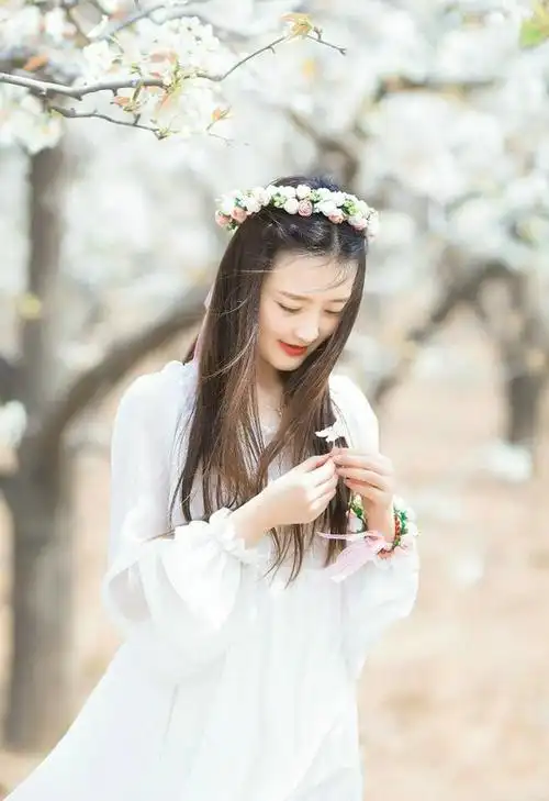 花环美女樱花园俏皮可爱靓丽唯美写真