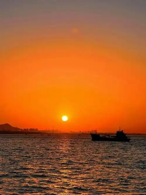 下一站,去青岛看海～_海岸线_大海_城市