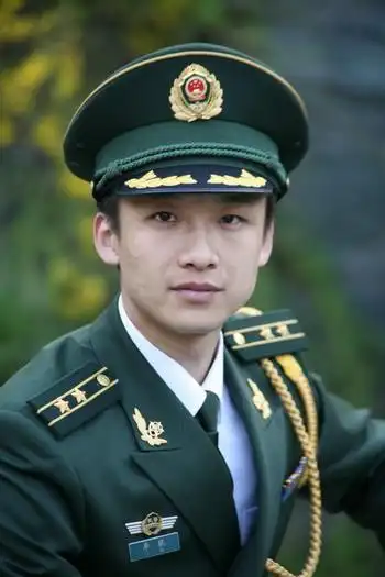 这是武警07式校官礼服这是武警07式士兵长袖夏常服这是武警07式执勤服