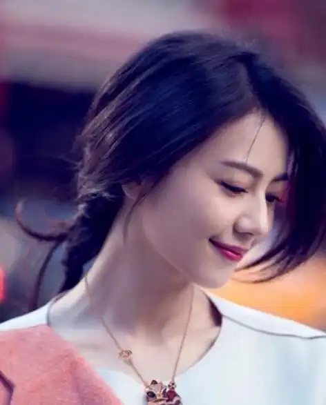 高圆圆发型图片中长发2019(高圆圆发型图片中长发是烫的么)-天晟网