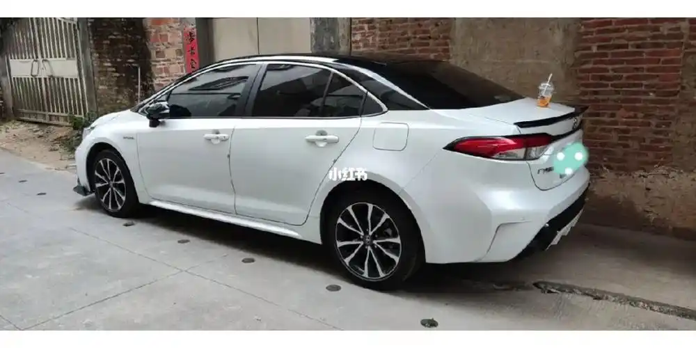 21款雷凌运动版珍珠白贴黑顶效果分享