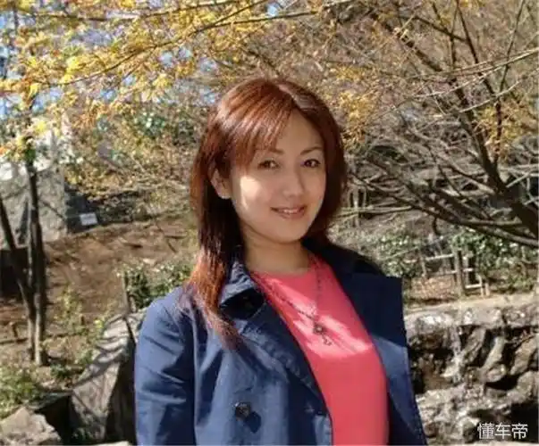 杨惠妍老公简历图片 中国单身女富二代