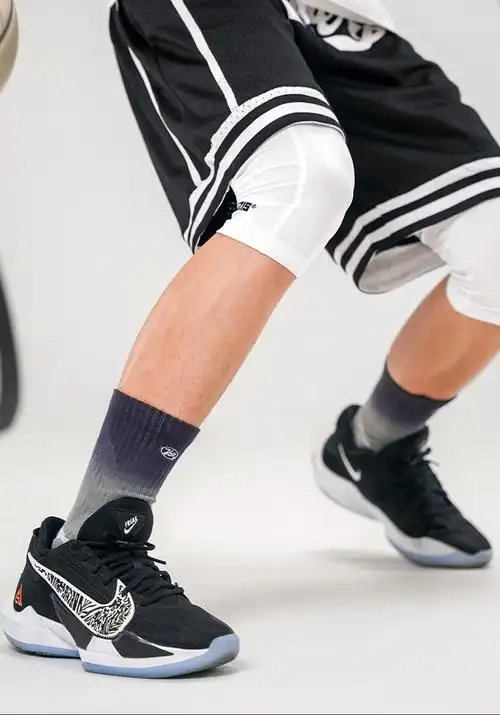 ace综合级uzis渐变篮球袜男高帮实战精英袜潮流袜子极光20棉花糖m