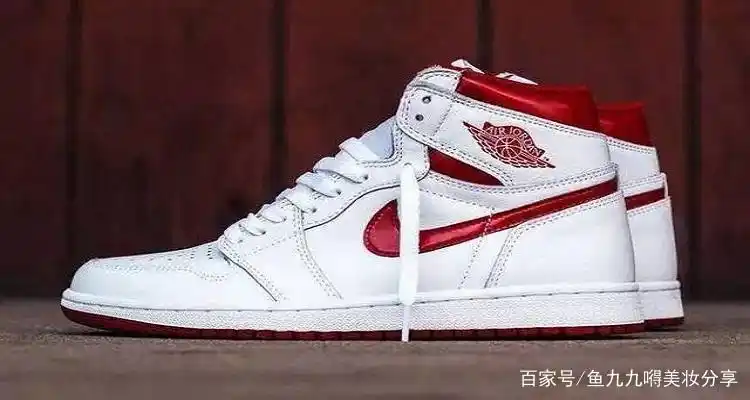 耐克上面带个尖是什么牌