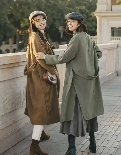 解锁冬季灰绿色穿搭,清新脱俗的色彩,才是制造氛围感的关键