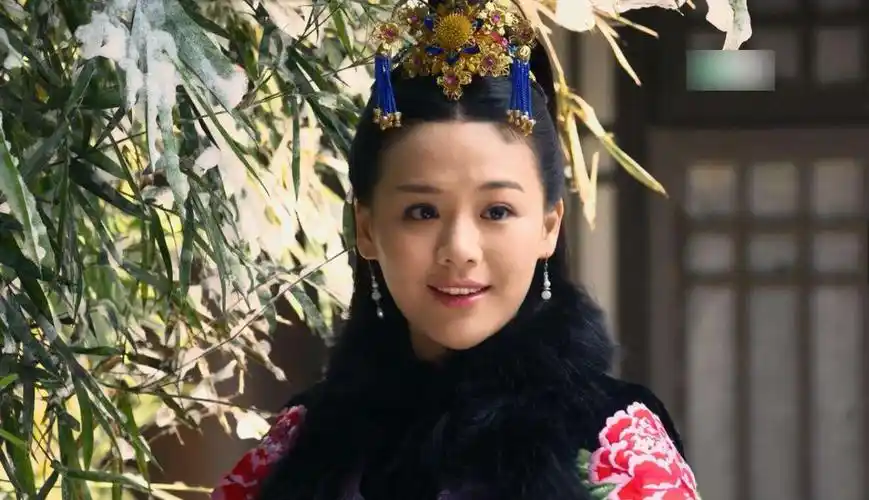 再后来,马思纯又撕到了《芈月传》里的"魏国第一美人"这个角色,小编