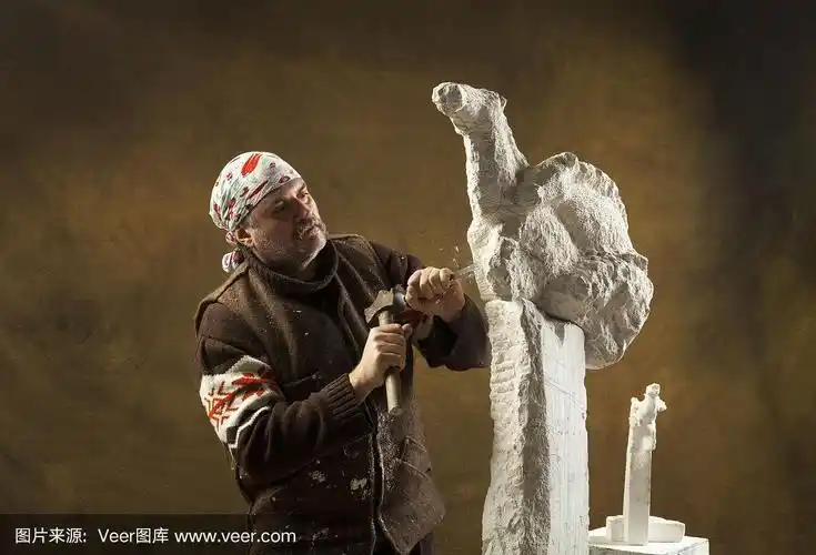 在工作的石雕师