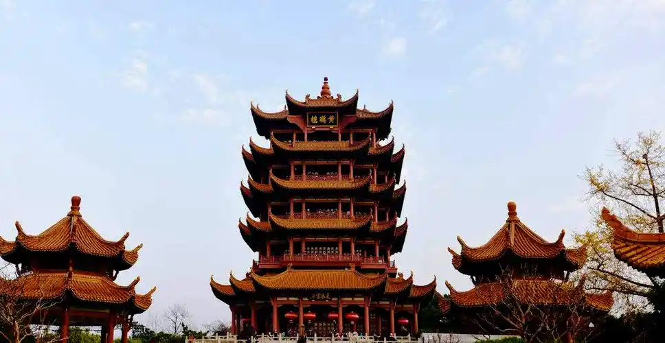 武汉市标志性建筑——黄鹤楼,与晴川阁,古琴台并称武汉三大名胜