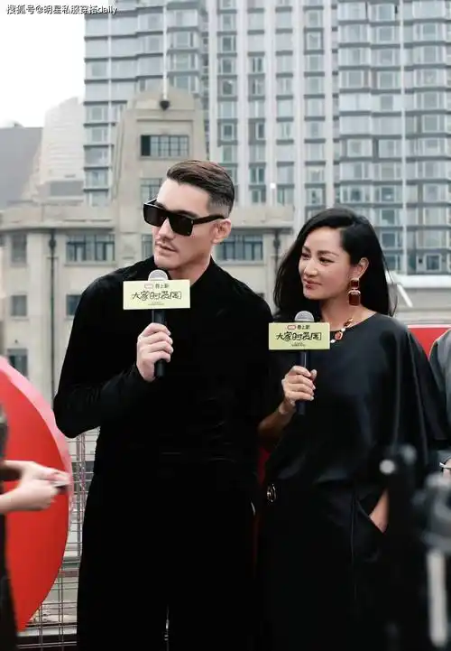 原创初代超模胡兵瞿颖allblack合体走秀两个人加起来100多活力四射