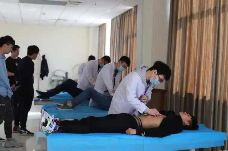 高考体检为什么要裸检「高考体检为什么要看下面」