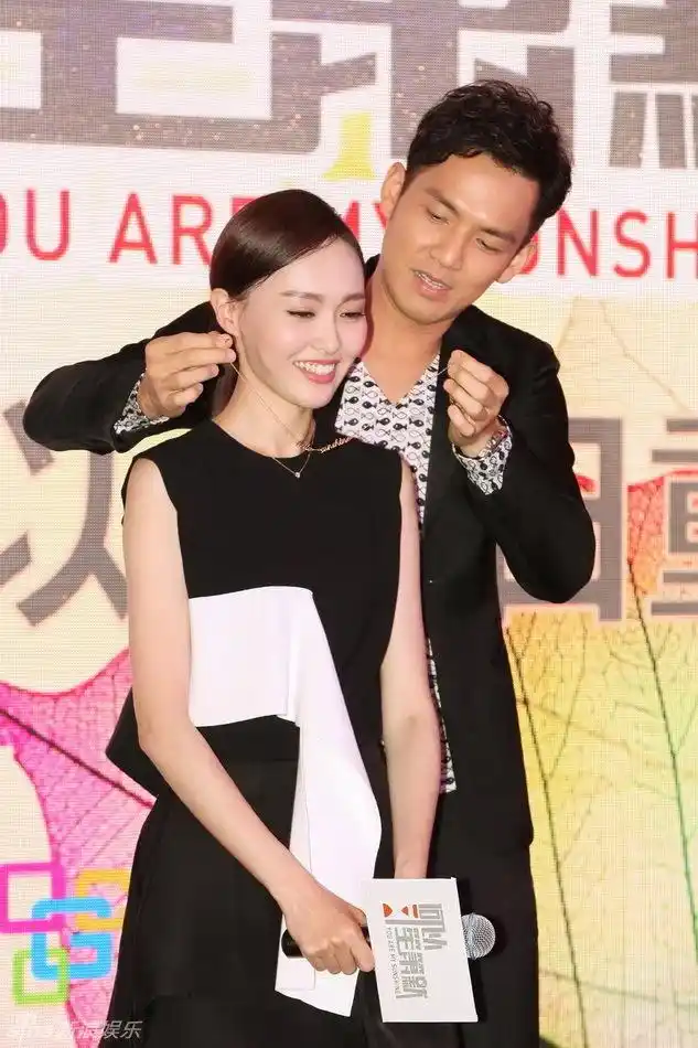 组图:钟汉良唐嫣《何以笙箫默》甜蜜互动