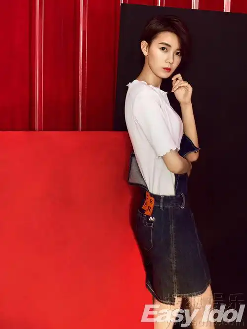 陈瑶装变身性感酷girl 气场强大完美比例-八卦绯闻-八卦田-杭州19楼