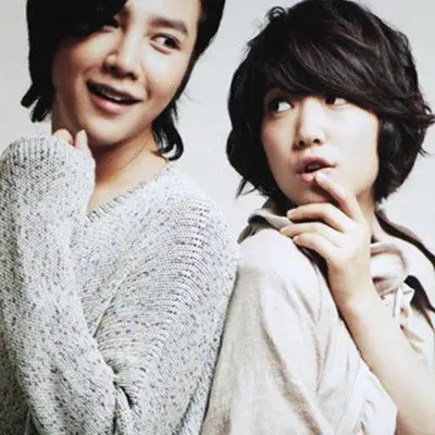 【图】张根硕朴信惠生活照流出 对视微笑气氛和谐