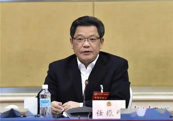 任振鹤当选甘肃省省长