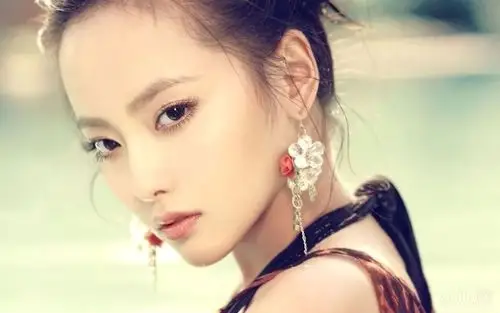 张嘉倪壁纸图片