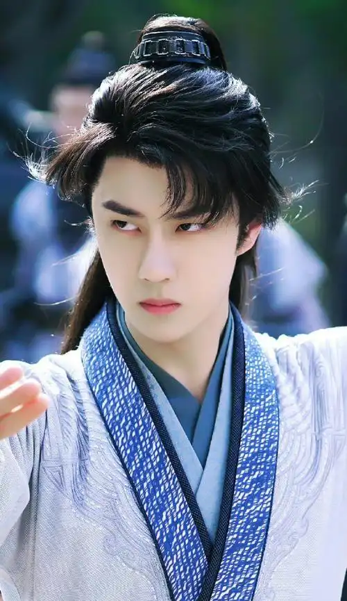 电视剧有翡超话#王一博有翡#wyb#王一博#王一博 喜见你眉秀似山,眼拥