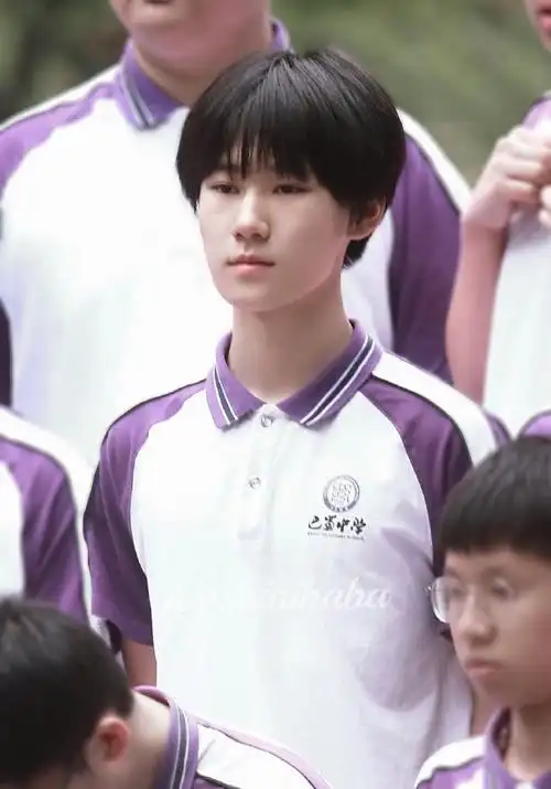 张真源高中毕业照