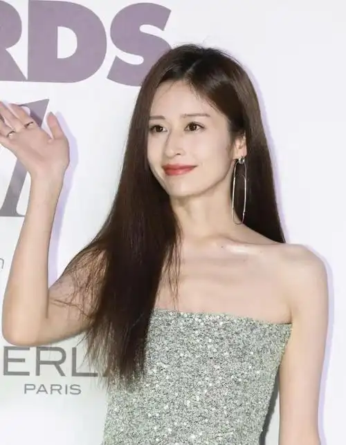 颖儿的无修生图刷新了我对她美貌的认知她还是这么少女