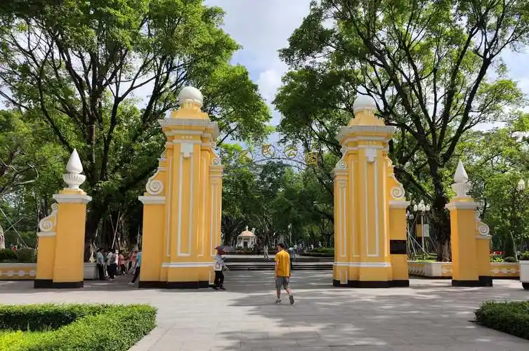 人民公园,广州城市原点,曾经的第一公园_公园前_大门_喷水池