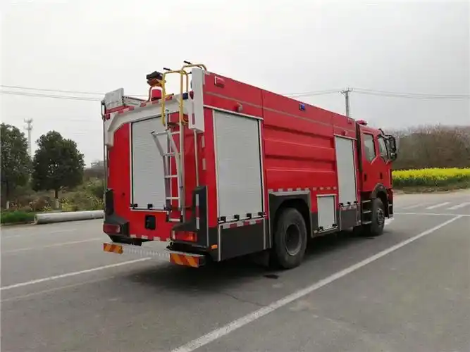解放j6泡沫消防车