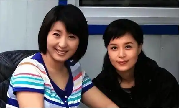 演员于莉红31岁嫁给马诗红,结婚22年却没有孩子,风光背后有泪水