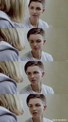 把女性扳弯腿软的颜值:男女通杀女神鲁比洛斯