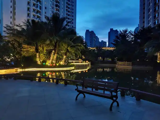 实景图:小区夜景