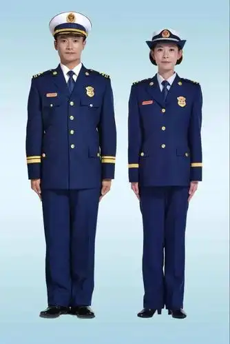 禁止套娃假消防员穿着假制服向你兜售假的消防产品