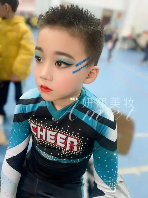 啦啦操男生妆容设计