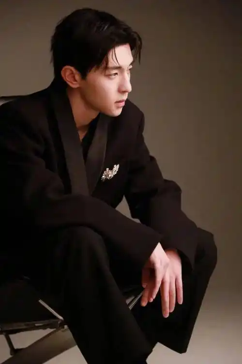 邓伦:封杀一年后大变样!