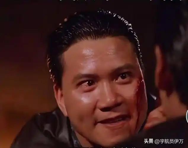 妻子恬妞也和他离婚了,一时间所有的坏消息全都压在了万梓良的身上