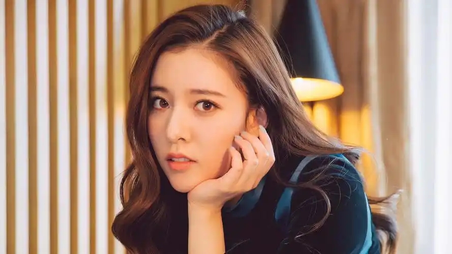 性感美女明星宋妍霏高清桌面壁纸