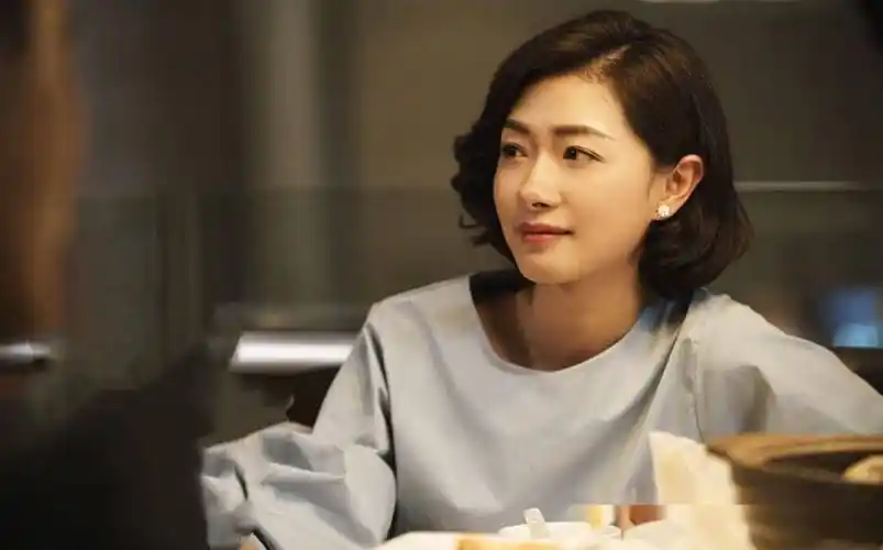 不婚族万茜:我这辈子最正确的决定,就是嫁给普通摄影师老公_生活_婚姻