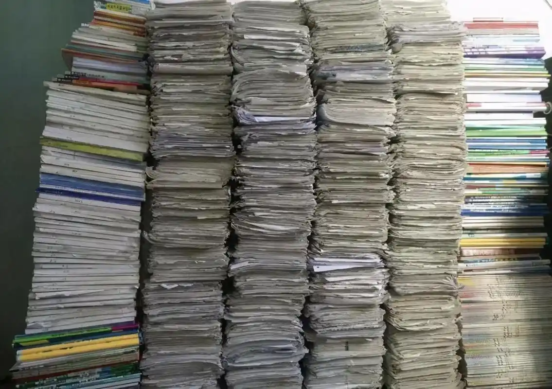 山东学霸被复旦录取,复习资料堆成8米"书山",上北大都不奇怪