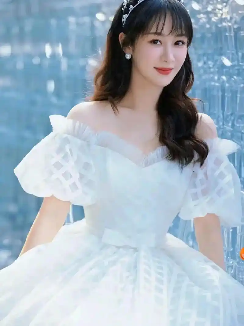 杨紫.优雅,美丽,可爱,努力,善良 是杨紫啊#杨紫美图 - 抖音