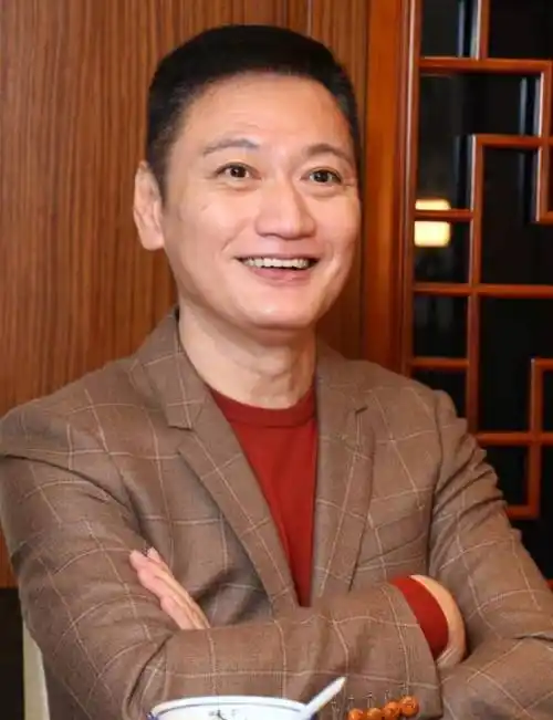 想重返剧界港星陶大宇曝还想夺视帝靠倒转地球成功翻红