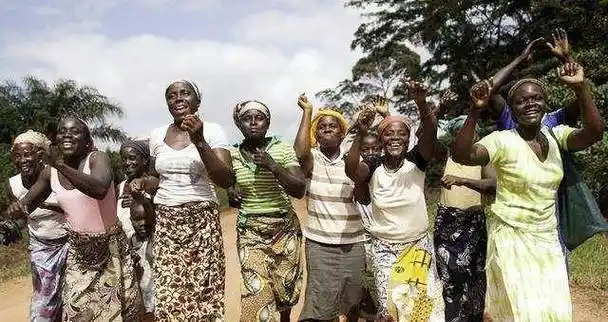 在非洲布基纳法索,女性一生都是男人的附属品_社会_地位_国家