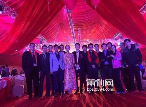 东庄首富三个儿子同时大婚这场面多图