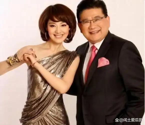 曹可凡最幸运的还是躲过了那场免职宴,21年上海富豪周正毅的生日宴上