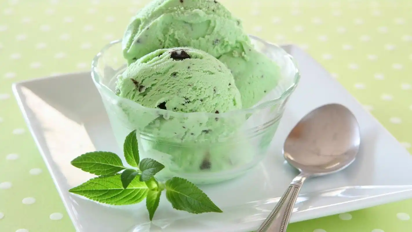 美味可口冷冻冰激凌桌面壁纸下载