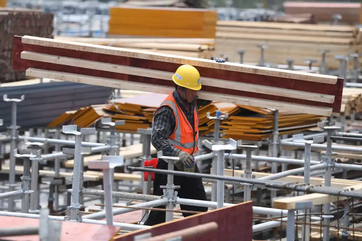 新华社湖南长沙重大项目建设逐步复苏