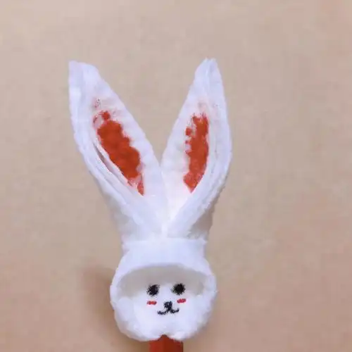 咕咕的今日分享:用纸巾折一只小兔子