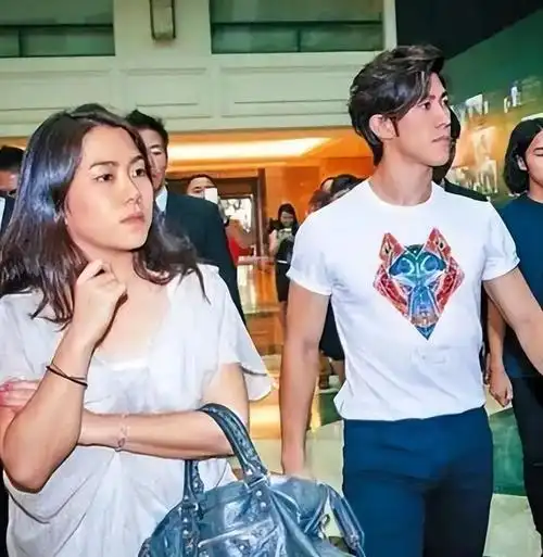 四大天王黎明追求舒淇无果后娶助理为妻婚后生一女